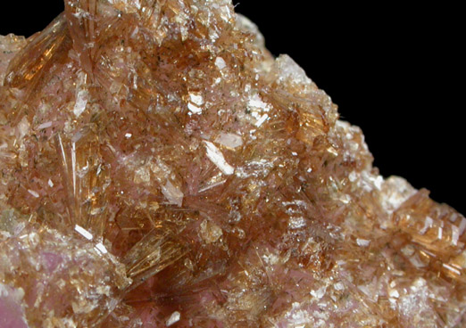 Eosphorite on Rose Quartz Crystals from Itinga, Minas Gerais, Brazil