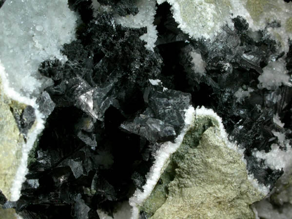 Babingtonite on Quartz from Lane's Quarry, Westfield, Hampden County, Massachusetts