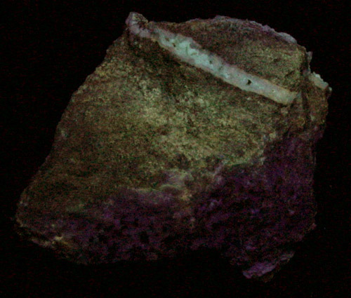 Huntite vein in Calcite from Crestmore Quarry, Crestmore, Riverside County, California