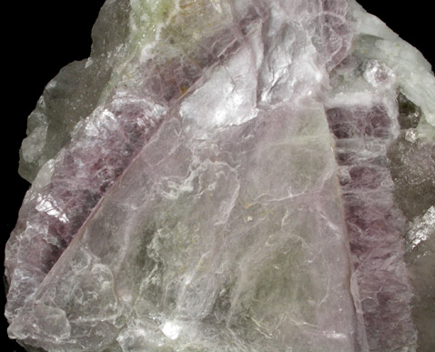 Lepidolite rim on Muscovite Mica from Mount Marie Quarry, 7.5 km southeast of Paris Hill, Oxford County, Maine