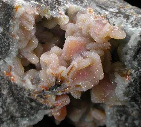 Wulfenite coated with drusy Quartz on Hemimorphite from Finch Mine (Barking Spider Mine), north of Hayden, Gila County, Arizona