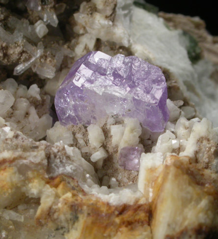 Fluorapatite, Quartz, Cookeite on Albite from Harvard Quarry, Noyes Mountain, Greenwood, Oxford County, Maine