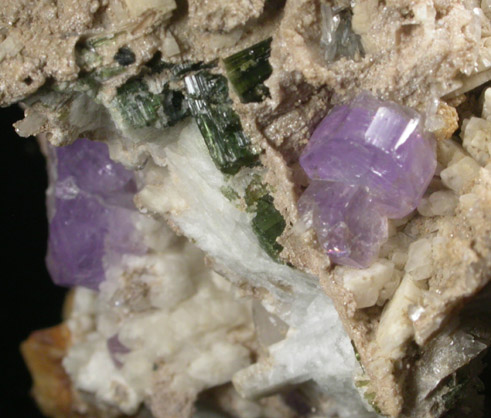 Fluorapatite, Quartz, Cookeite on Albite from Harvard Quarry, Noyes Mountain, Greenwood, Oxford County, Maine