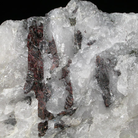 Hbnerite in Quartz from Hamme Mine, Tungsten, 3.3 km northwest of Townsville, Vance County, North Carolina