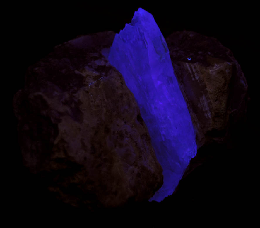 Spodumene var. Kunzite in Albite from Nuristan Province, Afghanistan