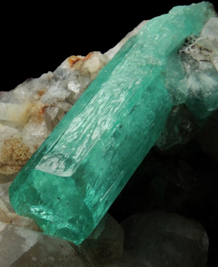 Beryl var. Emerald on Calcite from Polveros Mine, Vasquez-Yacop District, Boyac Department, Colombia