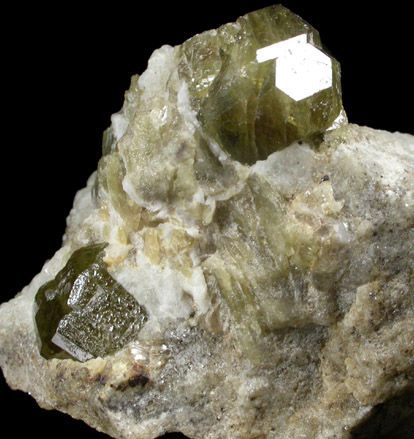 Andradite-Grossular Garnet from Kokscha Valley, Badakshan, Afghanistan