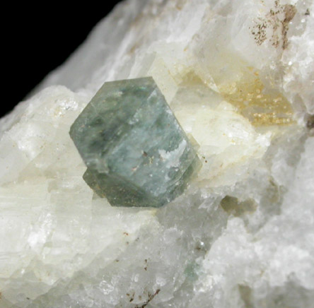 Fluorapatite on Albite from Keyes Mine, Grafton County, New Hampshire