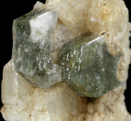 Fluorapatite on Albite from Buckfield, Oxford County, Maine