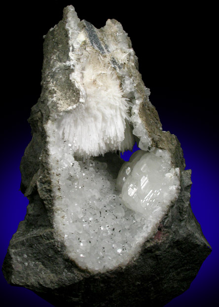 Natrolite with Calcite and Hematite from Upper New Street Quarry, Paterson, Passaic County, New Jersey