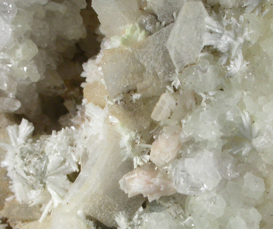 Heulandite-Ca, Prehnite, Laumontite, Quartz from Upper New Street Quarry, Paterson, Passaic County, New Jersey