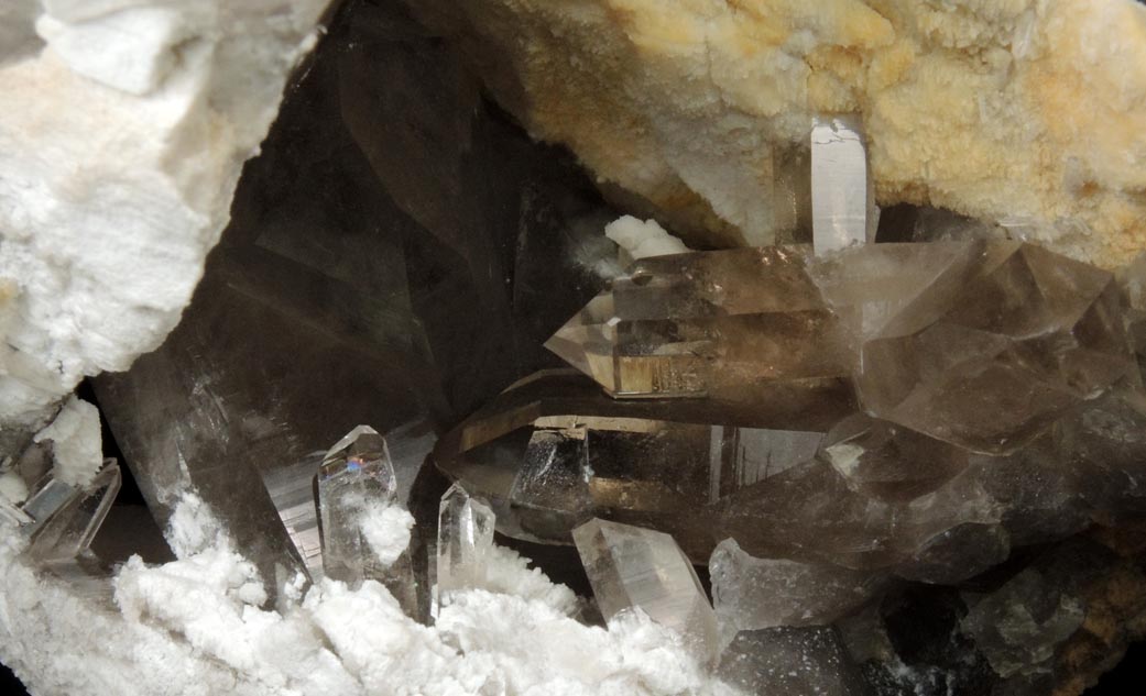 Quartz var. Smoky Quartz on Albite from Peter's Pocket, Bartlett, Carroll County, New Hampshire