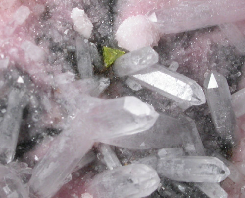 Helvite, Rhodonite, Quartz from Pachapaqui District, Bolognesi Province, Ancash Department, Peru