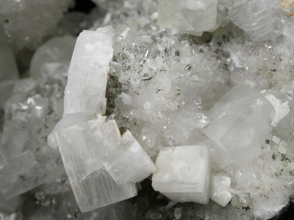 Apophyllite, Calcite, Quartz, Babingtonite from Prospect Park Quarry, Prospect Park, Passaic County, New Jersey