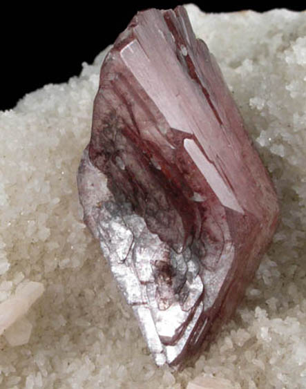 Heulandite-Ca with Stilbite-Ca on Quartz from Wadzira Mine, Nashik District, Maharashtra, India