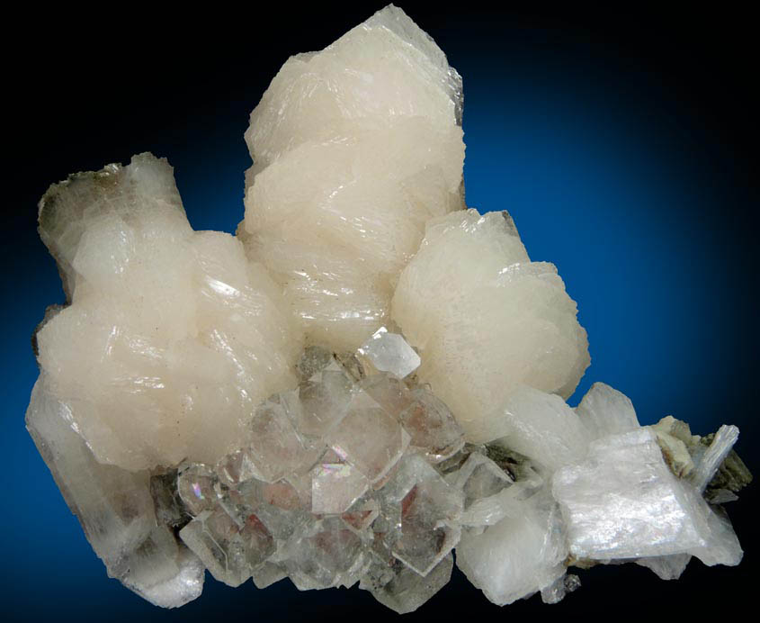 Apophyllite over Thomsonite with Stilbite-Ca from Rahuri, Nagar District, Maharashtra, India