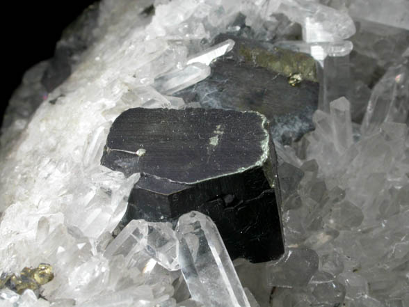 Chalcopyrite on Quartz with Sphalerite and Chalcocite from Ellenville Zinc Co. Mine, Ellenville, Ulster County, New York