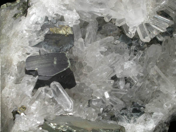 Chalcopyrite on Quartz with Sphalerite and Chalcocite from Ellenville Zinc Co. Mine, Ellenville, Ulster County, New York