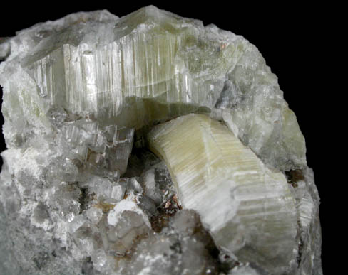 Weloganite from Francon Quarry, Montral, le de Montral, Qubec, Canada (Type Locality for Weloganite)