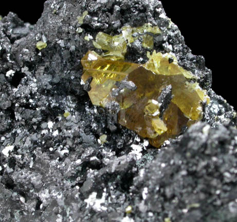 Sphalerite on Magnetite from ZCA Mine No. 4, Balmat, St. Lawrence County, New York
