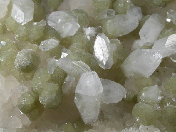 Gyrolite, Apophyllite, Stilbite-Ca, Quartz, Okenite from Pune District, Maharashtra, India