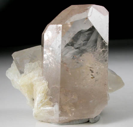 Topaz with Quartz and Albite from Ishkhapal, above Sassi, Gilgit-Skardu Road, Baltistan, Gilgit-Baltistan, Pakistan