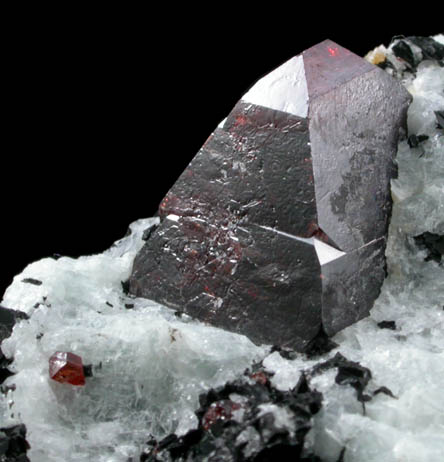 Zircon with Biotite in marble from Managi, Dharipeche, Kunar Province, Afghanistan