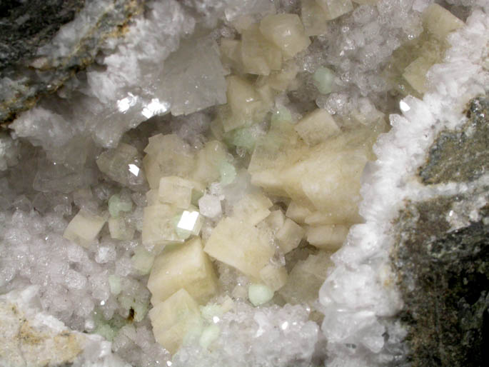 Chabazite, Heulandite, Prehnite, Calcite, Quartz from Upper New Street Quarry, Paterson, Passaic County, New Jersey