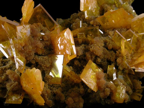 Wulfenite on Mimetite from San Francisco Mine, Cerro Prieto, north of Cucurpe, Sonora, Mexico