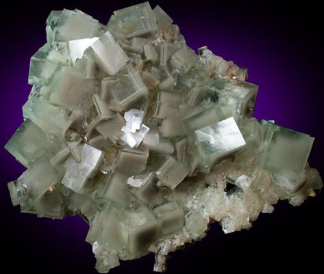 Fluorite with unusual phantom growth zones from Huangshaping Mine, Guiyang, Hunan, China