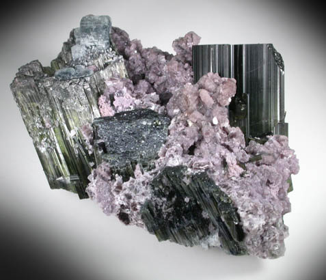Lepidolite and Fluorapatite on Elbaite Tourmaline from Cruzeiro Mine, So Jose da Safira, Minas Gerais, Brazil