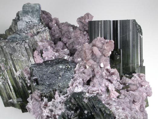 Lepidolite and Fluorapatite on Elbaite Tourmaline from Cruzeiro Mine, So Jose da Safira, Minas Gerais, Brazil