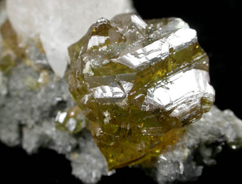 Sphalerite (Spinel Law twinned) with Calcite from Dzhezkazgan Mine, Karaganda Oblast', Kazakhstan