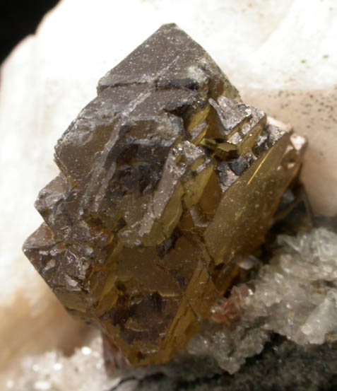 Sphalerite (Spinel Law twinned) on Calcite with Chalcopyrite from Dzhezkazgan Mine, Karaganda Oblast', Kazakhstan