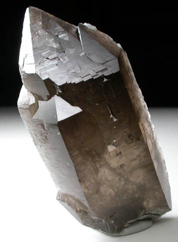 Quartz var. Smoky Quartz (Dauphin-law twin) from Moat Mountain, west of North Conway, Carroll County, New Hampshire