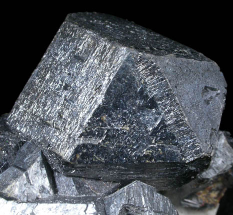 Sphalerite (Spinel-law twinned) from Tri-State Lead-Zinc Mining District, near Joplin, Jasper County, Missouri