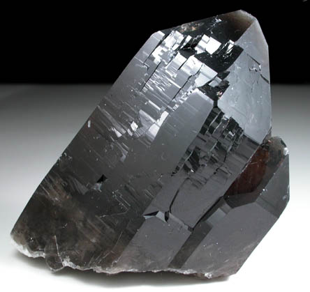 Quartz var. Smoky Quartz (Dauphin-law twin) from Moat Mountain, west of North Conway, Carroll County, New Hampshire