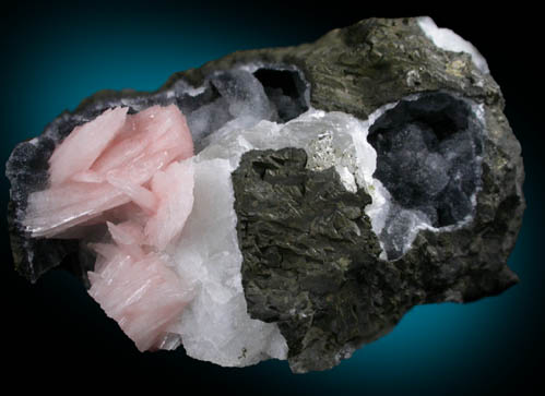 Epistilbite-Stilbite, Calcite, Quartz var. Chalcedony from Jalgaon, Maharashtra, India