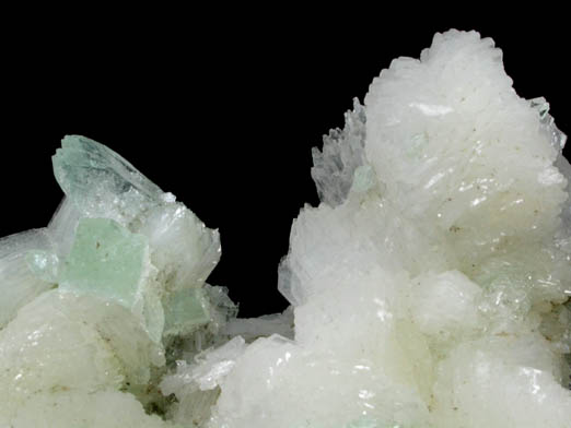 Stilbite-Ca with Apophyllite from Pune District, Maharashtra, India