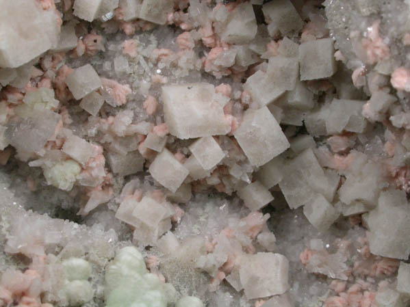 Chabazite-Ca, Prehnite, Albite, Heulandite, Quartz from Lower New Street Quarry, Paterson, Passaic County, New Jersey