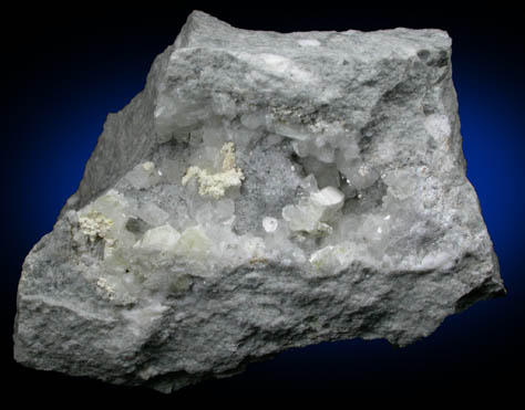 Weloganite, Dawsonite, Calcite, Quartz from Francon Quarry, Montral, le de Montral, Qubec, Canada (Type Locality for Weloganite)