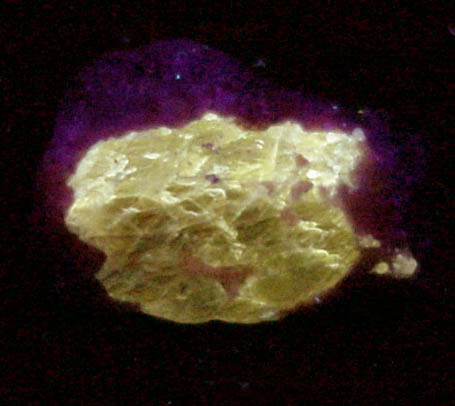 Vlasovite in Eudialyte from Kipawa Complex, Villedieu Township, Qubec, Canada