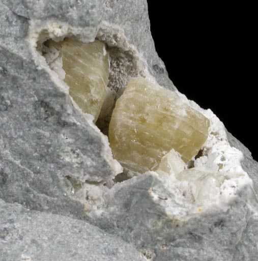 Weloganite from Francon Quarry, Montral, le de Montral, Qubec, Canada (Type Locality for Weloganite)