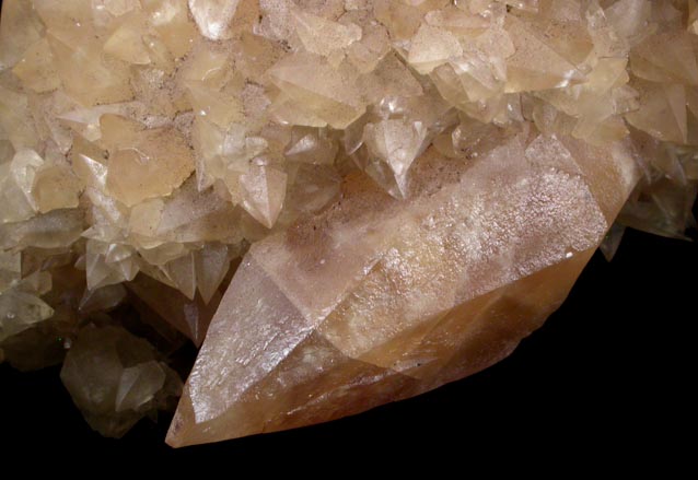 Calcite from Pugh Quarry, 6 km NNW of Custar, Wood County, Ohio