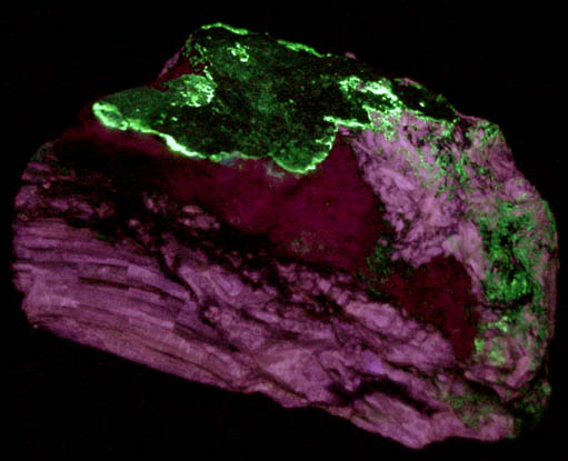 Agrellite from Kipawa Complex, 36 km east of Eagle Village First Nation - Kipawa, Qubec, Canada (Type Locality for Agrellite)