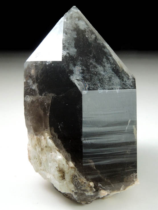 Quartz var. Smoky Quartz from Hobbs Brook, east slope of Blue Mountain, Albany, Carroll County, New Hampshire