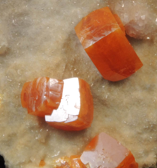 Wulfenite on Calcite from Sierra de Los Lamentos, Chihuahua, Mexico