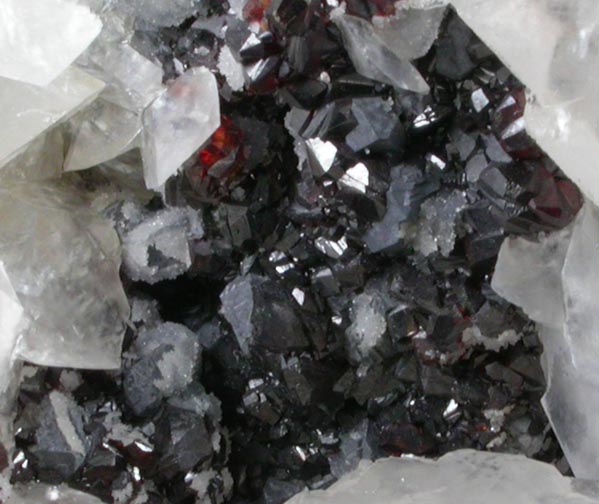 Calcite on Sphalerite and Quartz from Shuikoushan Mine, Hunan Province, China