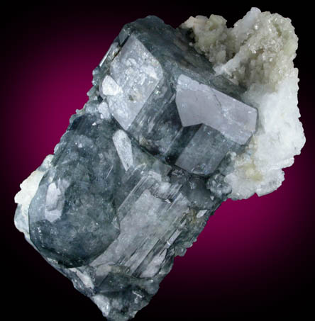 Fluorapatite with Muscovite and Albite from Minas Gerais, Brazil