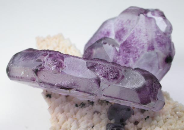 Fluorite (Spinel-law twinned) on Microcline from Erongo Mountain, 20 km north of Usakos, Namibia